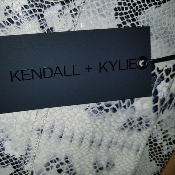 Kendall & Kylie the Cycle Short NWT 2XL - Picture 4 of 12